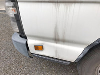 いすゞエルフアルミバン小型（2t・3t）[写真09]