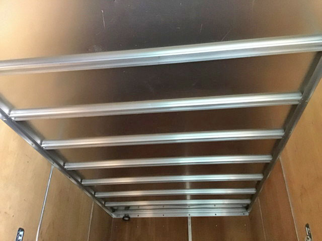 トヨタトヨエースアルミバン小型（2t・3t）[写真06]