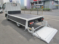 三菱ふそうキャンター平ボディ小型（2t・3t）[写真10]