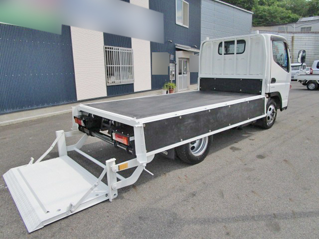 三菱ふそうキャンター平ボディ小型（2t・3t）[写真11]