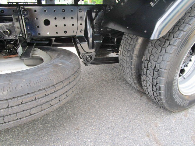 三菱ふそうキャンター平ボディ小型（2t・3t）[写真16]