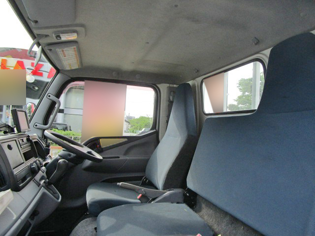 三菱ふそうキャンター平ボディ小型（2t・3t）[写真25]