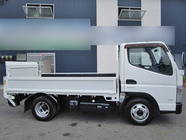三菱ふそうキャンター平ボディ小型（2t・3t）[写真07]
