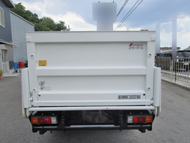 三菱ふそうキャンター平ボディ小型（2t・3t）[写真08]