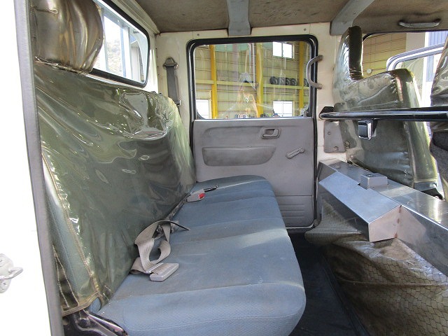 三菱ふそうキャンターガッツダブルキャブ（Wキャブ）小型（2t・3t）[写真30]