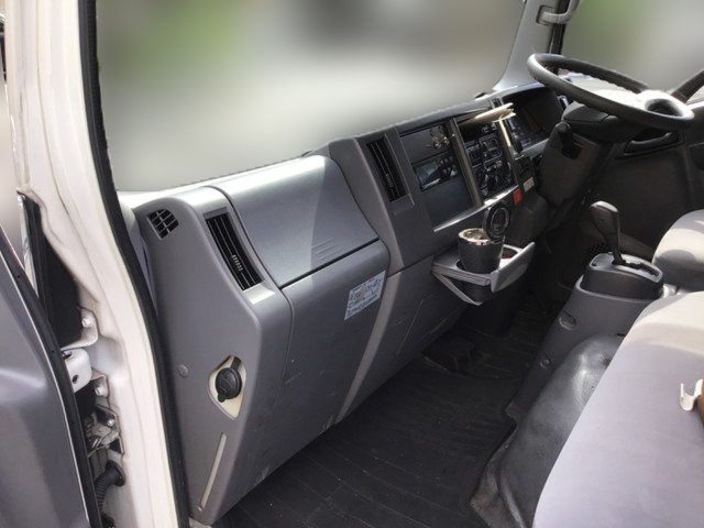 いすゞエルフ冷凍車（冷蔵車）小型（2t・3t）[写真21]