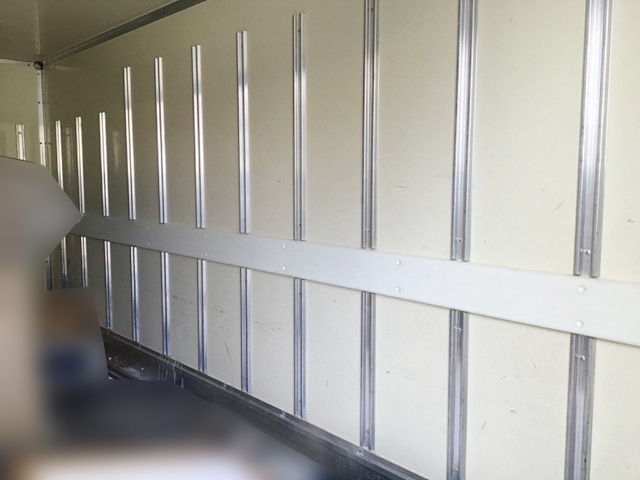 いすゞエルフ冷凍車（冷蔵車）小型（2t・3t）[写真09]