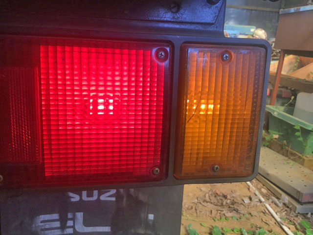 いすゞエルフダンプ小型（2t・3t）[写真09]