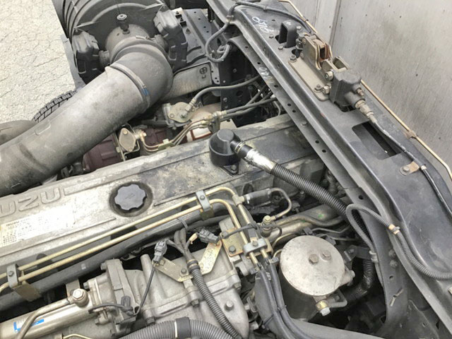 いすゞギガアルミウイング大型（10t）[写真15]