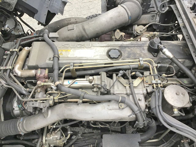 いすゞギガアルミウイング大型（10t）[写真17]