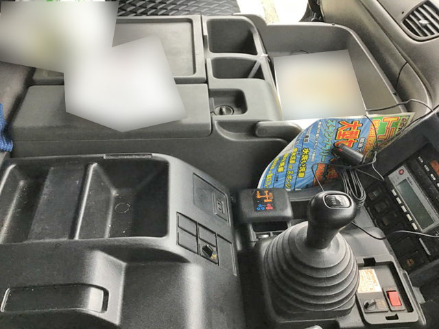 いすゞギガアルミウイング大型（10t）[写真22]