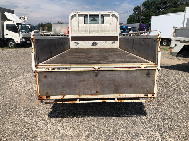 日野デュトロ平ボディ小型（2t・3t）[写真11]