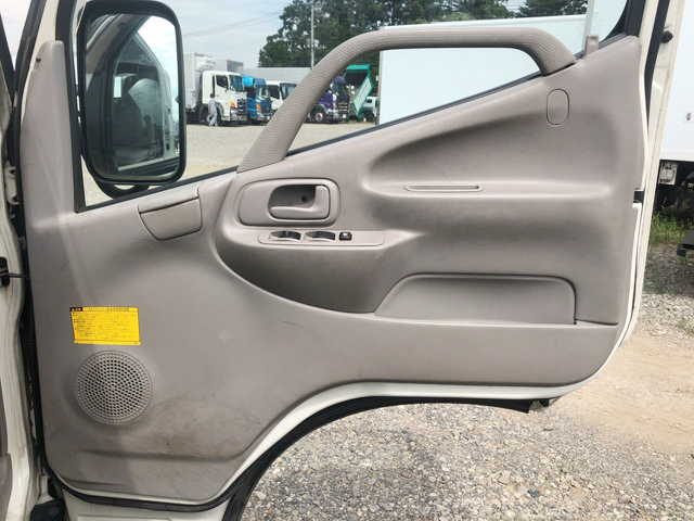 日野デュトロ平ボディ小型（2t・3t）[写真23]