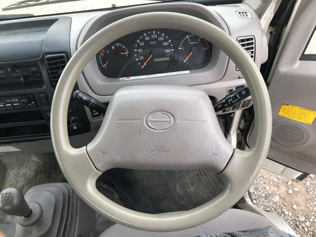 日野デュトロ平ボディ小型（2t・3t）[写真30]