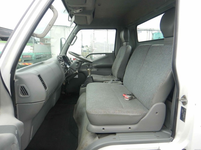 三菱ふそうキャンターセルフクレーン3段小型（2t・3t）[写真19]