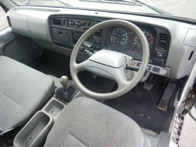 三菱ふそうキャンターセルフクレーン3段小型（2t・3t）[写真20]