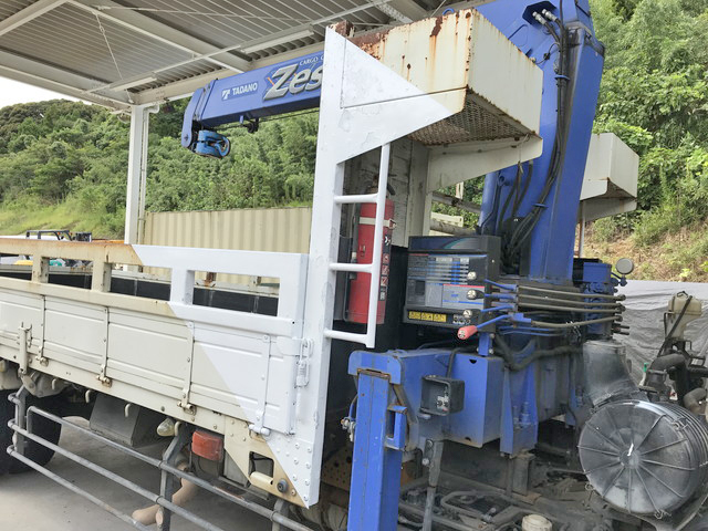 いすゞフォワードクレーン3段増トン（6t・8t）[写真15]