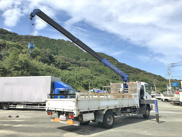 いすゞフォワードクレーン3段増トン（6t・8t）[写真02]