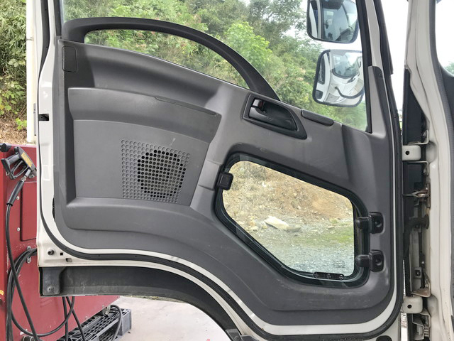 いすゞフォワードクレーン3段増トン（6t・8t）[写真28]