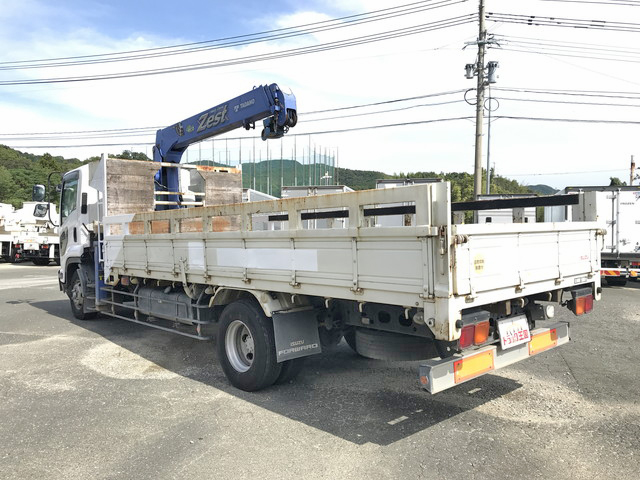 いすゞフォワードクレーン3段増トン（6t・8t）[写真04]