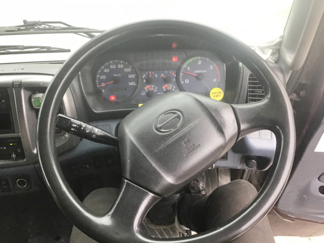 日野レンジャーセーフティクレーン4段増トン（6t・8t）[写真36]