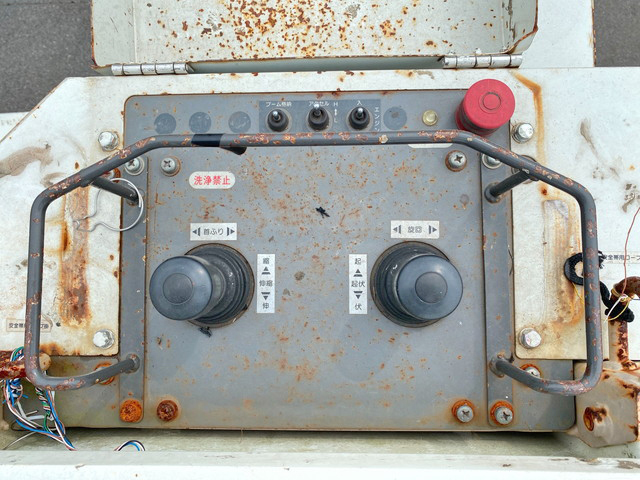 いすゞエルフ高所作業車小型（2t・3t）[写真11]