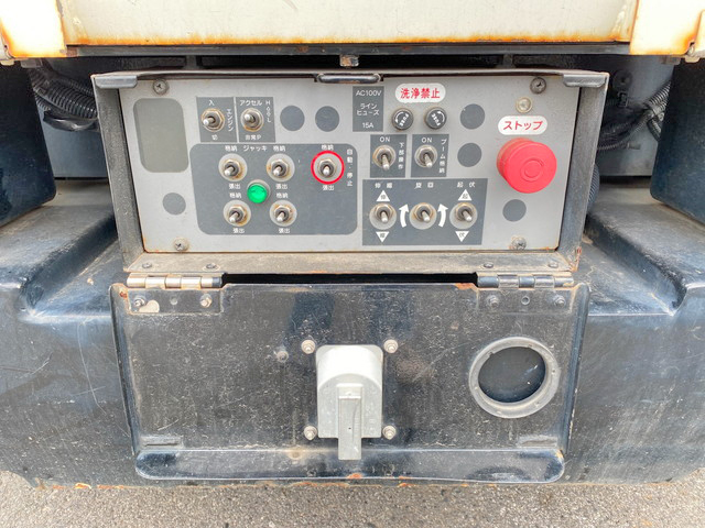 いすゞエルフ高所作業車小型（2t・3t）[写真13]