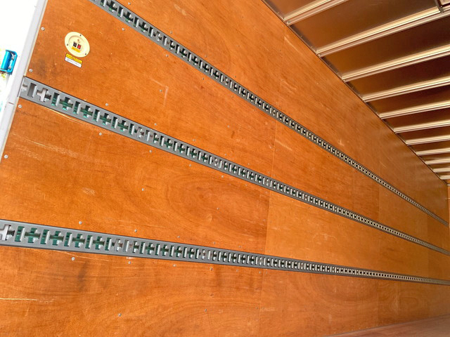 日野レンジャーアルミバン中型（4t）[写真10]