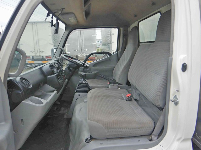 トヨタダイナアルミバン小型（2t・3t）[写真11]