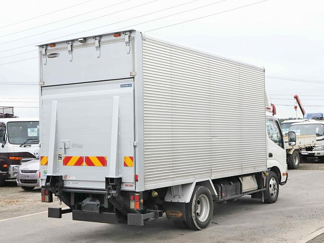 トヨタダイナアルミバン小型（2t・3t）[写真02]