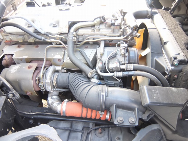 三菱ふそうキャンターアルミバン小型（2t・3t）[写真17]