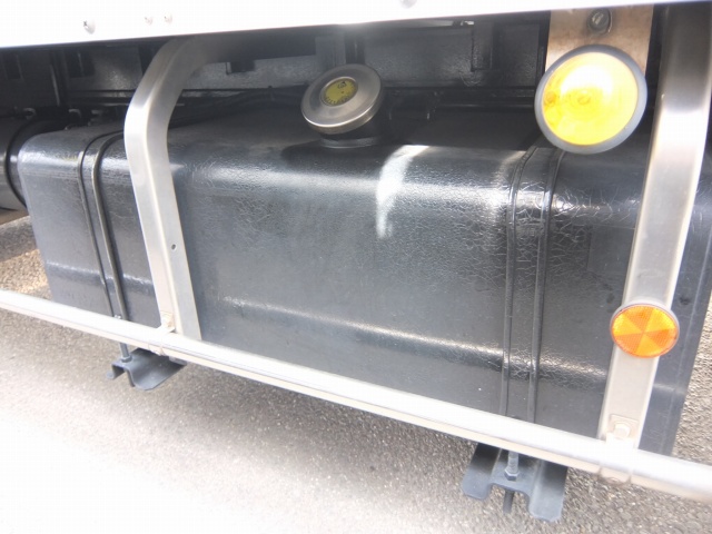 三菱ふそうキャンターアルミバン小型（2t・3t）[写真25]