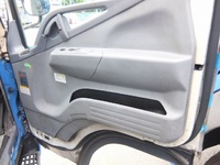 三菱ふそうキャンターアルミバン小型（2t・3t）[写真27]