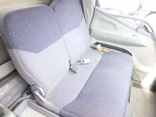 三菱ふそうキャンターアルミバン小型（2t・3t）[写真28]