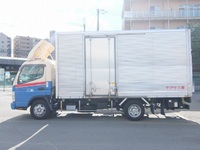 三菱ふそうキャンターアルミバン小型（2t・3t）[写真02]