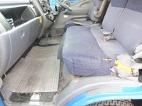 三菱ふそうキャンターアルミバン小型（2t・3t）[写真30]