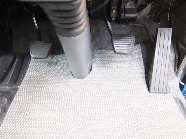 三菱ふそうキャンターアルミバン小型（2t・3t）[写真34]