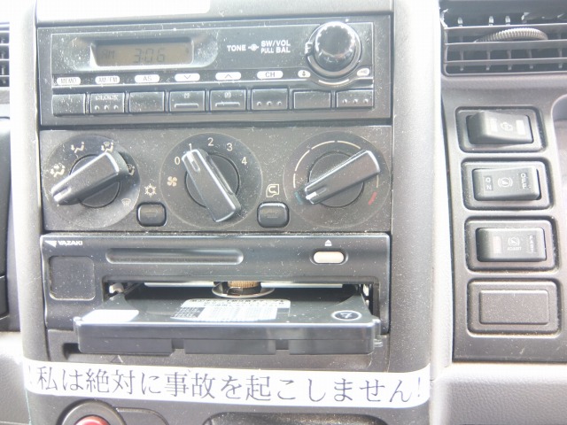 三菱ふそうキャンターアルミバン小型（2t・3t）[写真38]