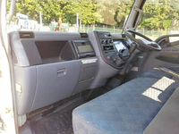 三菱ふそうキャンター平ボディ小型（2t・3t）[写真32]