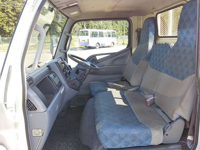 三菱ふそうキャンター平ボディ小型（2t・3t）[写真33]