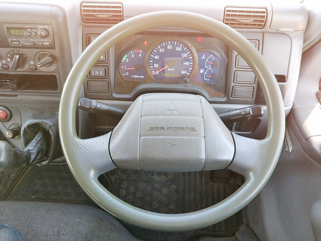 三菱ふそうキャンター平ボディ小型（2t・3t）[写真38]