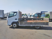 三菱ふそうキャンター平ボディ小型（2t・3t）[写真08]