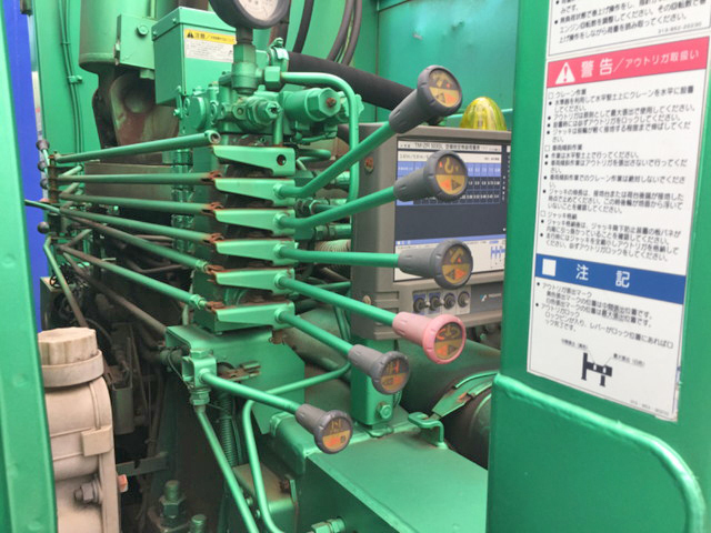 三菱ふそうファイターセルフクレーン3段増トン（6t・8t）[写真18]