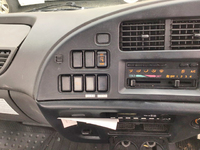 いすゞフォワードアルミブロック中型（4t）[写真25]