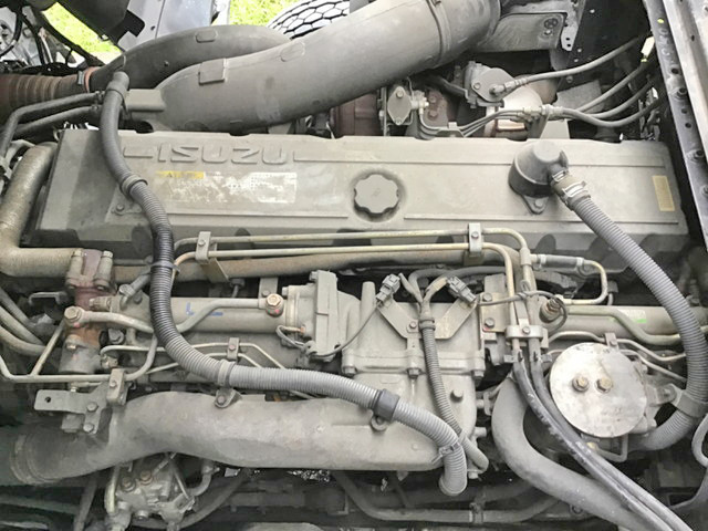 いすゞギガアルミウイング大型（10t）[写真12]