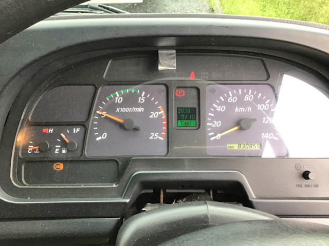 いすゞギガアルミウイング大型（10t）[写真18]