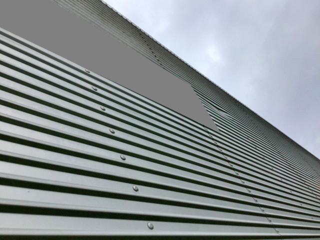 いすゞギガアルミウイング大型（10t）[写真03]