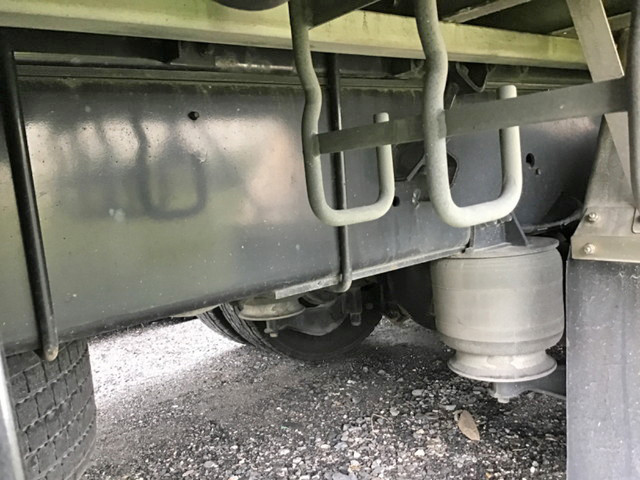 いすゞギガアルミウイング大型（10t）[写真08]