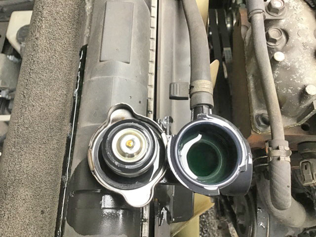 いすゞエルフ平ボディ小型（2t・3t）[写真10]