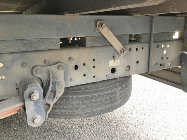 いすゞエルフ平ボディ小型（2t・3t）[写真15]